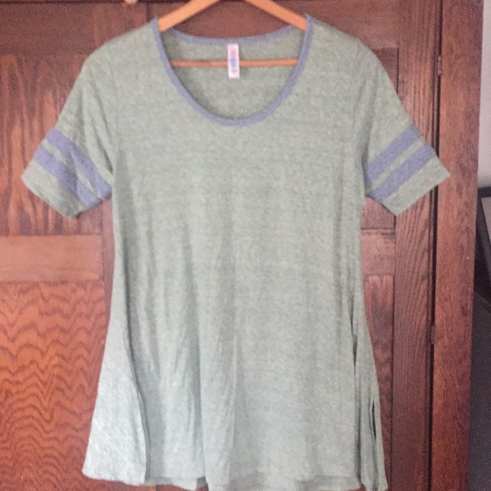 LuLaRoe Perfect Tee